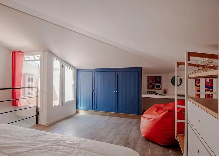 Contemporary House In