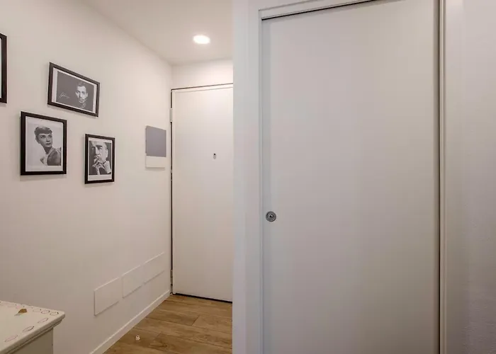 Contemporary House In Apartament Florencja