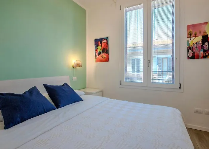 Apartament Contemporary House In *