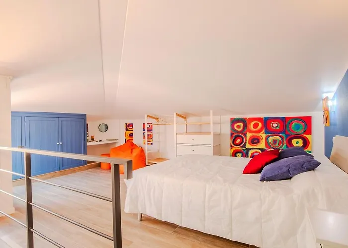 Apartament Contemporary House In *